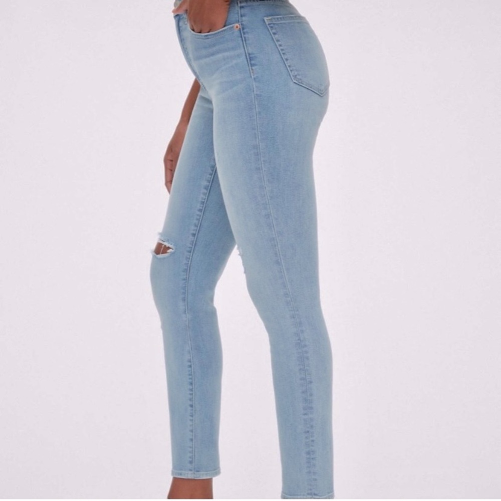 GAP High waisted distressed Jean